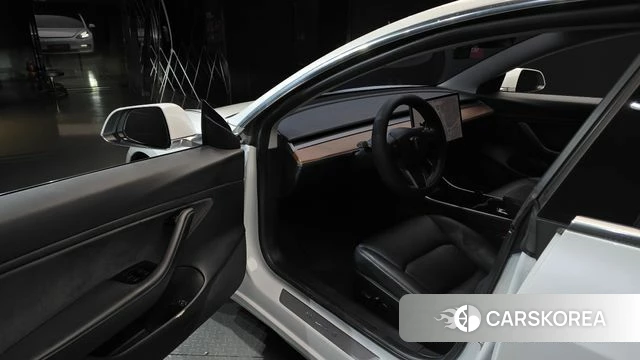 Tesla Model 3 id 4651947 из Кореи 30