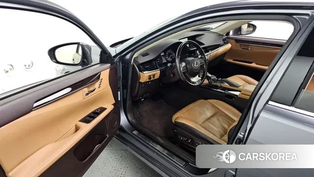 Lexus New ES300h id 3588525 из Кореи 20