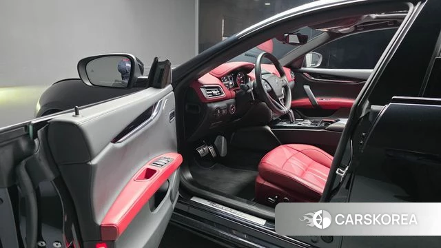Maserati Ghibli id 4929313 из Кореи 33