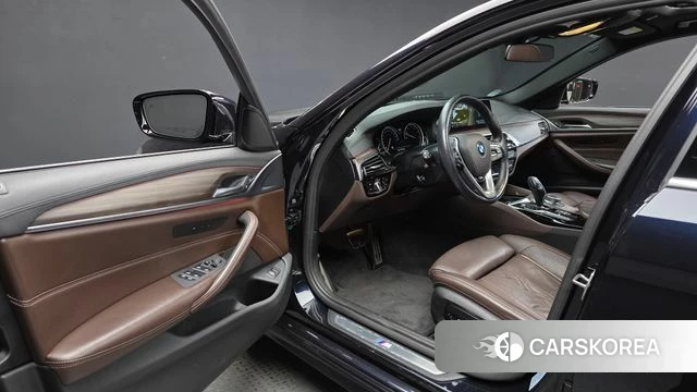 BMW 5 Series (G30) id 5014099 из Кореи 36