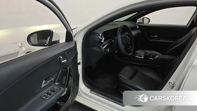 Mercedes-Benz A-Class W177 id 4966944 из Кореи 31