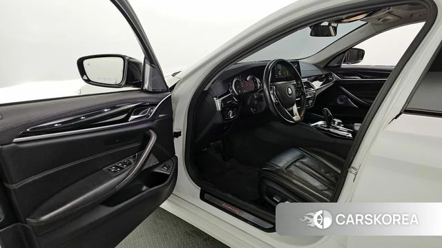 BMW 5 Series (G30) id 4197268 из Кореи 20