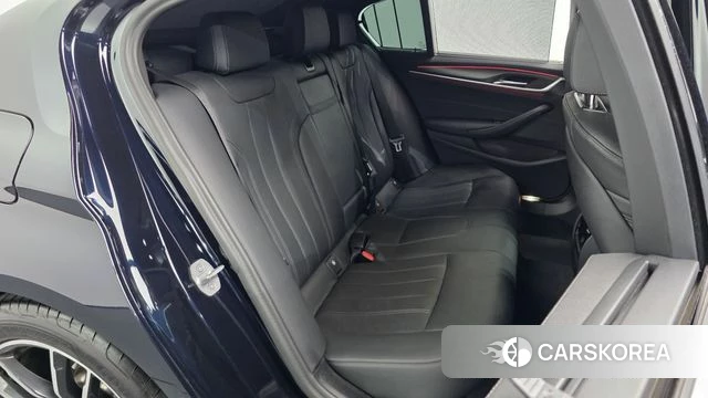 BMW 5 Series (G30) id 4996423 из Кореи 32
