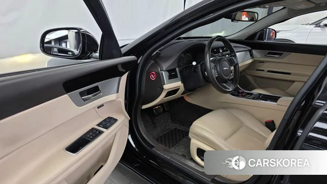 Jaguar XF (X260) id 5013933 из Кореи 35