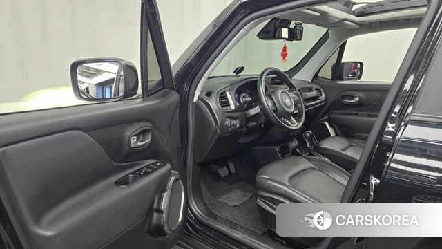 Jeep Renegade id 4943550 из Кореи 32