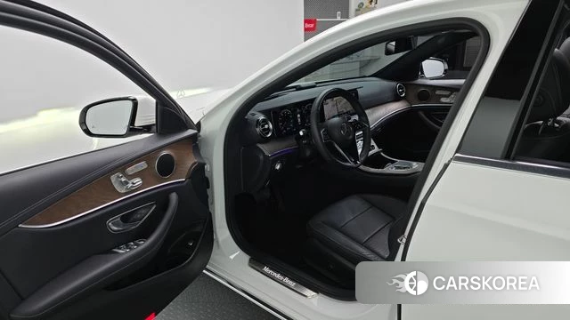 Mercedes-Benz E-Class W213 id 4950681 из Кореи 31
