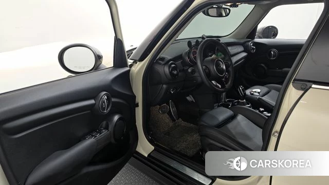 Mini Cooper D id 5023783 из Кореи 30