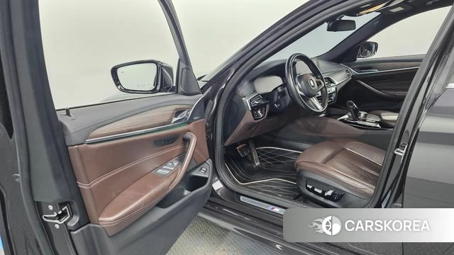 BMW 5 Series (G30) id 5028810 из Кореи 32