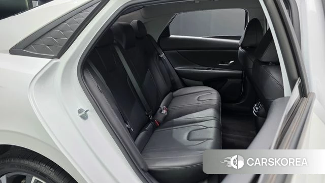 Hyundai The New Avante (CN7) id 4762476 из Кореи 32