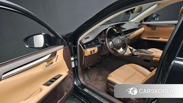 Lexus New ES300h id 4937860 из Кореи 20