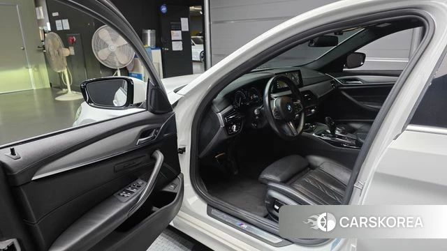 BMW 5 Series (G30) id 4967664 из Кореи 31