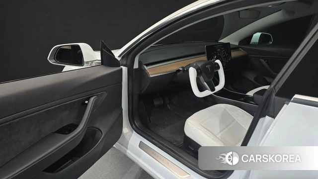 Tesla Model 3 id 4403014 из Кореи 31