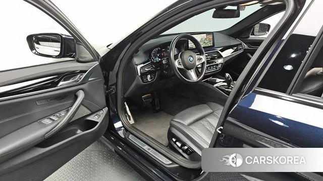 BMW 5 Series (G30) id 5017434 из Кореи 33
