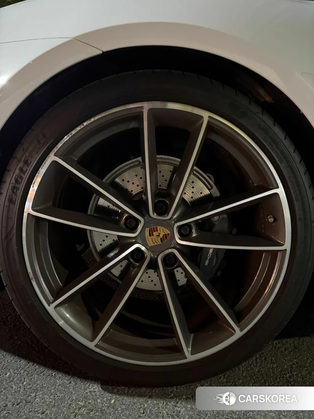 Porsche 911(992) id 4948500 из Кореи 15