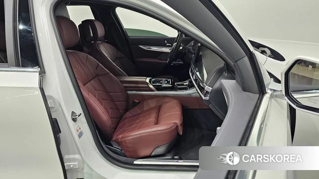 BMW i7 (G70) id 4554684 из Кореи 36