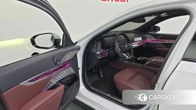 BMW i7 (G70) id 4995429 из Кореи 37
