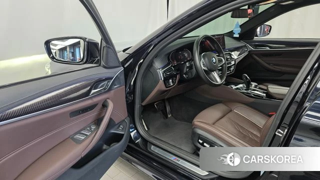 BMW 5 Series (G30) id 5034855 из Кореи 32