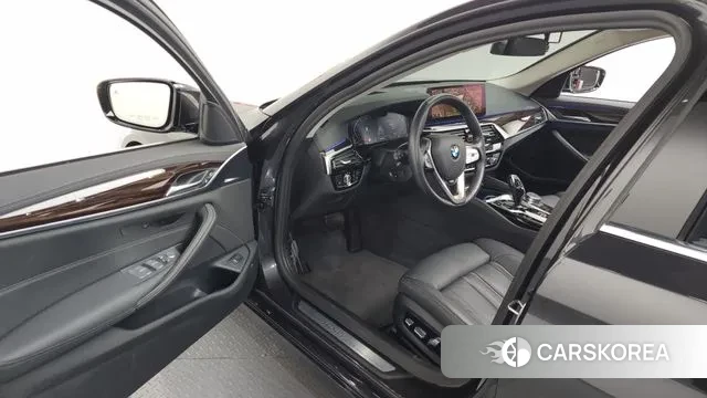BMW 5 Series (G30) id 3453941 из Кореи 20