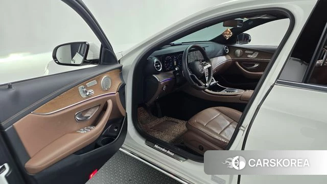 Mercedes-Benz E-Class W213 id 4921769 из Кореи 34