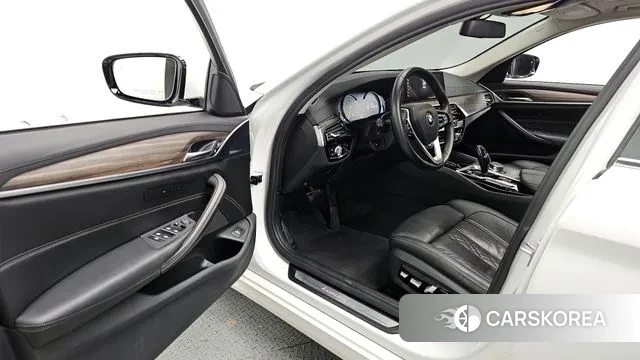 BMW 5 Series (G30) id 3531124 из Кореи 20