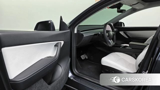 Tesla Model Y id 4899101 из Кореи 31