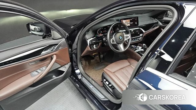 BMW 5 Series (G30) id 4951112 из Кореи 31
