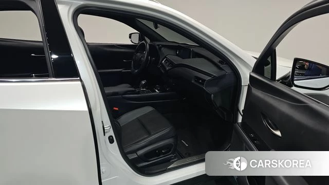 Lexus UX300e id 4905858 из Кореи 38