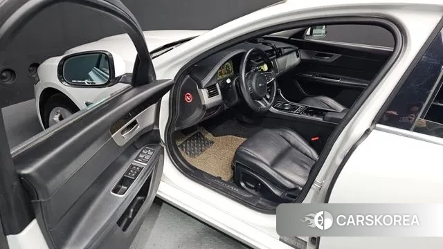 Jaguar XF (X260) id 3667105 из Кореи 20