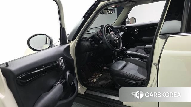 Mini Cooper id 4983245 из Кореи 35