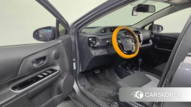 Toyota Prius C id 4988237 из Кореи 32