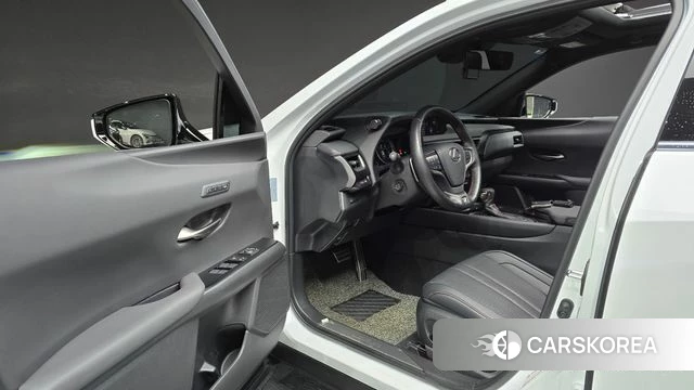 Lexus UX250h id 5013331 из Кореи 30