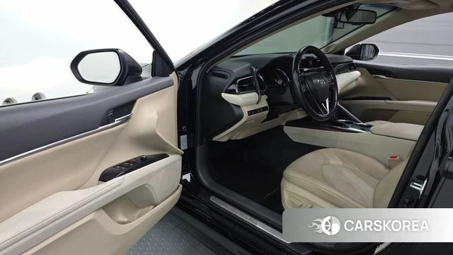 Toyota Camry (XV70) id 4952909 из Кореи 31