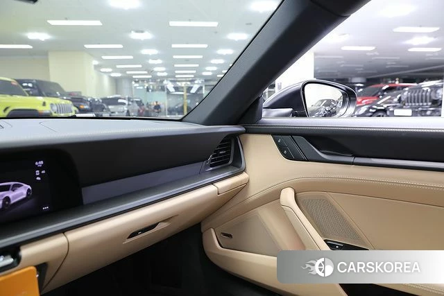 Porsche 911(992) id 4928180 из Кореи 15