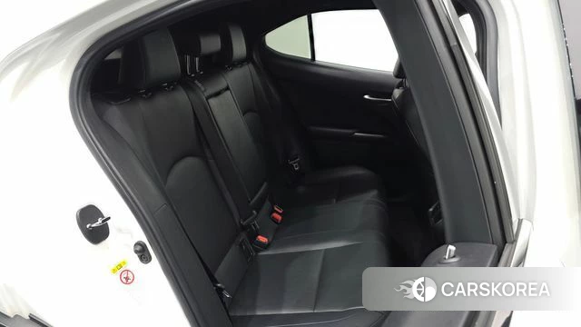 Lexus UX250h id 4977913 из Кореи 30