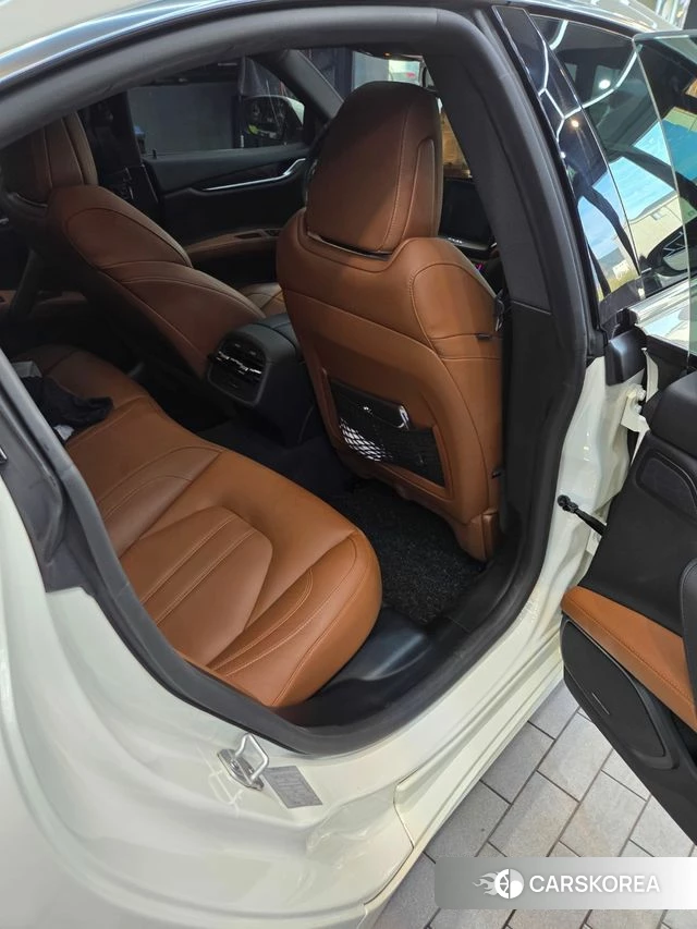 Maserati Ghibli id 5001182 из Кореи 12