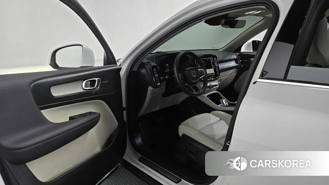 Volvo XC40 id 5045724 из Кореи 32