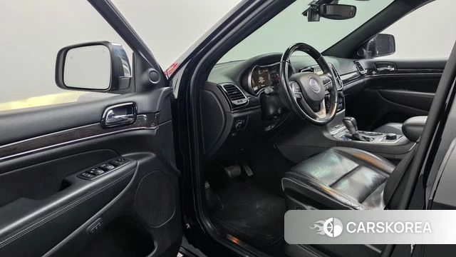 Jeep Grand Cherokee id 4997810 из Кореи 30