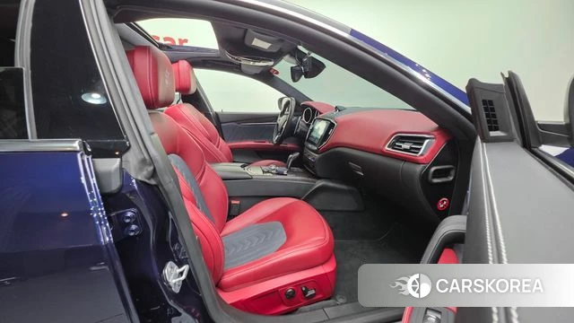 Maserati Ghibli id 4727212 из Кореи 39