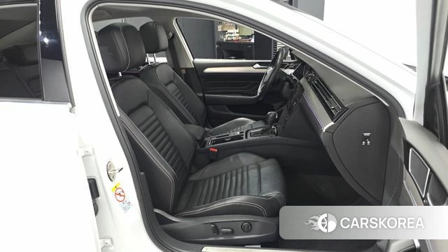 Volkswagen Passat GT (B8) id 4935901 из Кореи 32