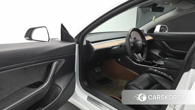 Tesla Model 3 id 4702951 из Кореи 34