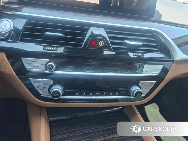 BMW 5 Series (G30) id 3934865 из Кореи 11