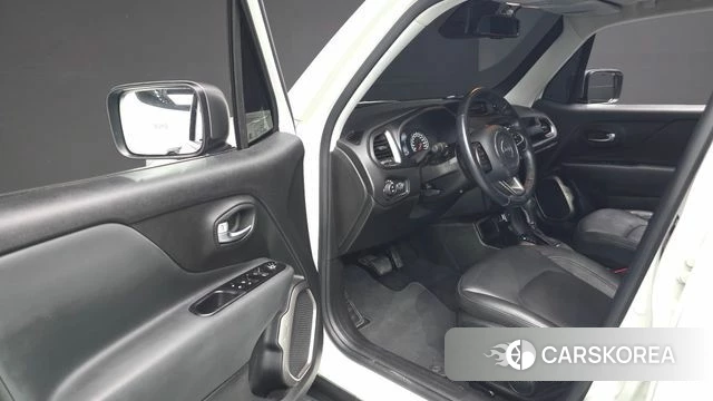 Jeep Renegade id 4661794 из Кореи 31