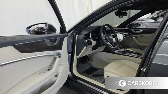 Audi A6 (C8) id 4930401 из Кореи 36