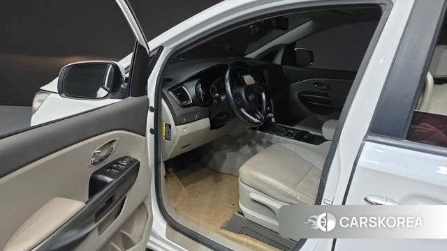 Kia All New Carnival id 4993690 из Кореи 20