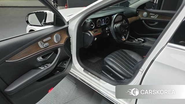 Mercedes-Benz E-Class W213 id 4988545 из Кореи 35