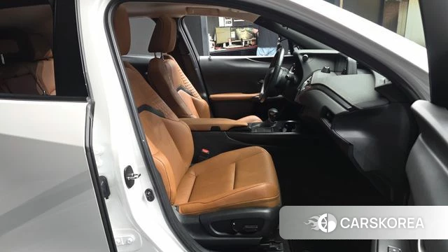Lexus UX250h id 4918422 из Кореи 30