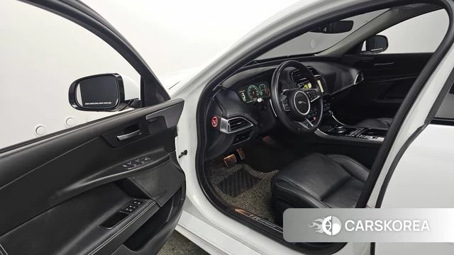 Jaguar XE id 4759929 из Кореи 31