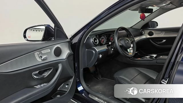 Mercedes-Benz E-Class W213 id 4944377 из Кореи 29