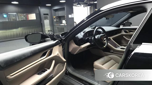 Porsche Taycan id 4985811 из Кореи 36