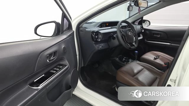 Toyota Prius C id 5048679 из Кореи 20